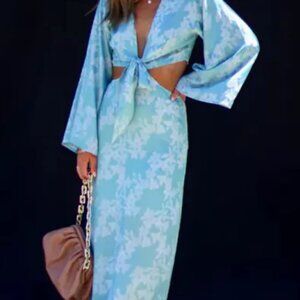 Vici Fern Cut Out - Kimono Style Dress